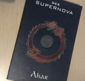 Supernova: Akar - Dee